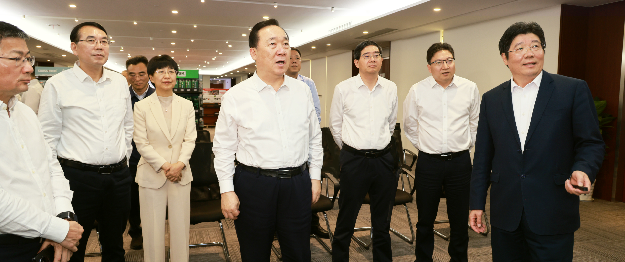 省委书记王浩一行莅临米兰体育调研