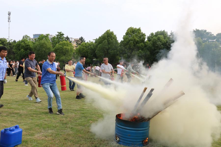 17483964237632998E72.jpg 2025年米兰体育海宁工厂消防演习 (19).jpg