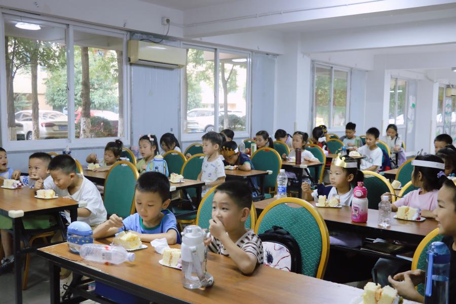 海宁 生日会.JPG